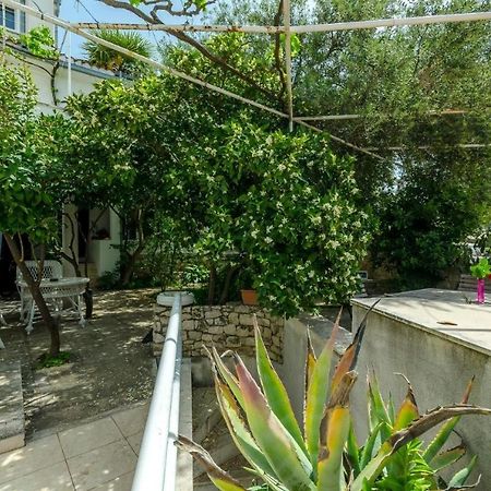 Apartments Doria - 20M From Beach Трогир Екстериор снимка