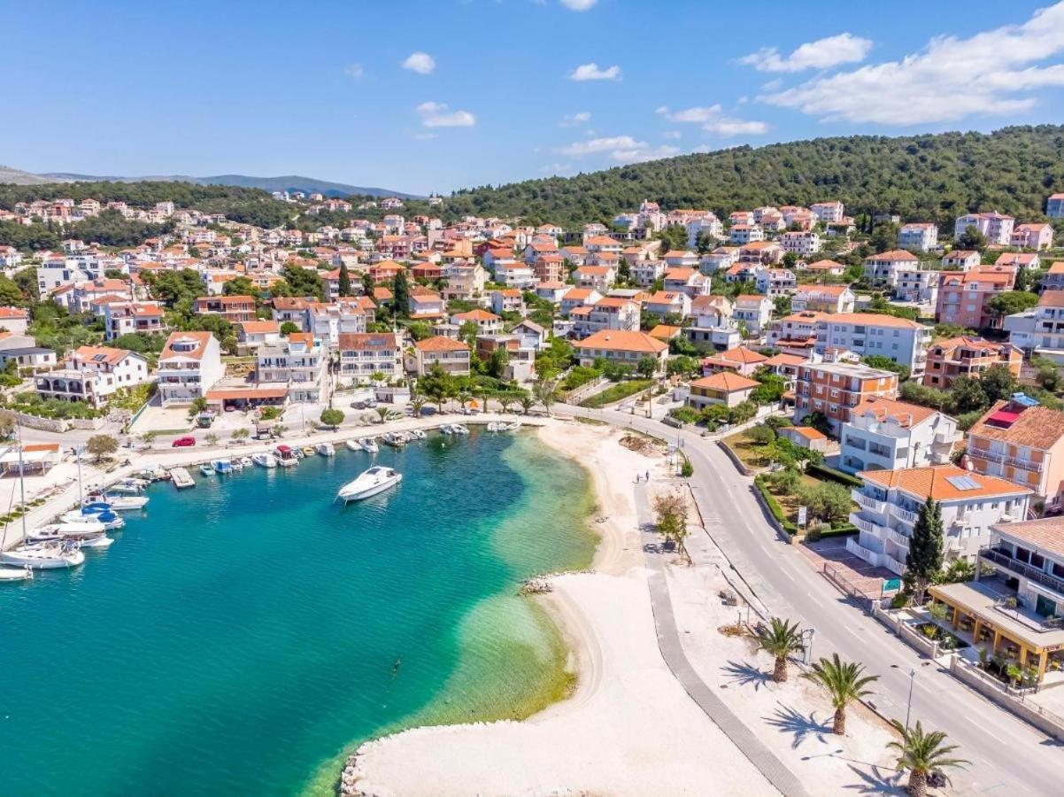 Apartments Doria - 20M From Beach Трогир Екстериор снимка