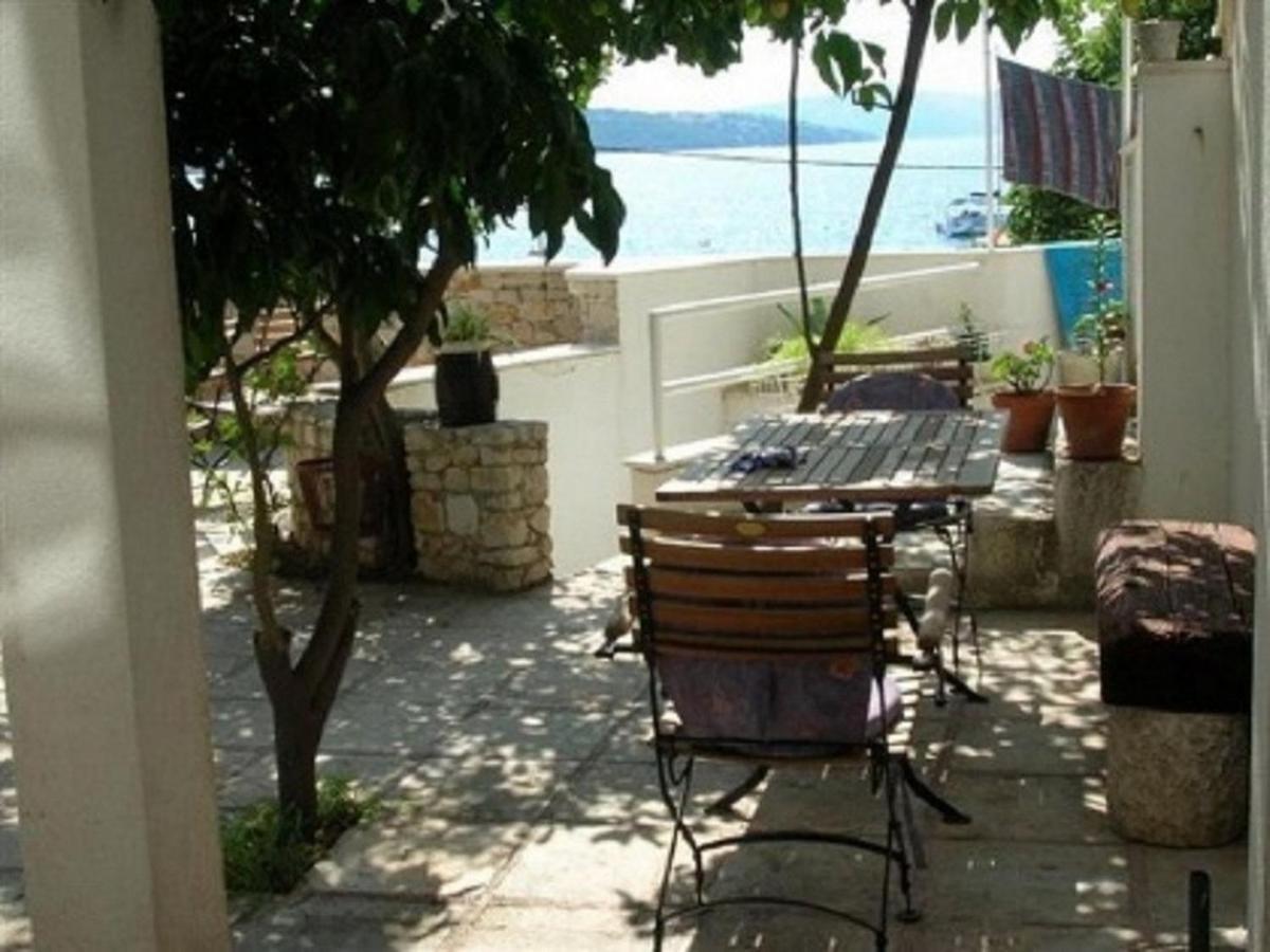 Apartments Doria - 20M From Beach Трогир Екстериор снимка